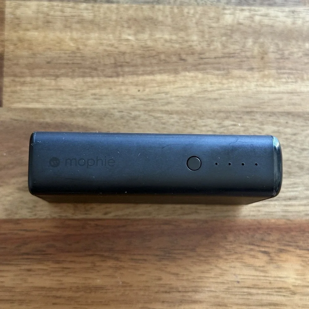 Mophie Power Boost 5,200mAh Dual USB Portable Charger Pocket Black 5V‎ 2.1A